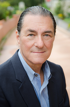 Michael Weiner, MD Receives an AAIC Lifetime Achievement Award